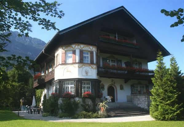 Gaestehaus Hohe Tannen Гармиш-Партенкирхен Экстерьер фото
