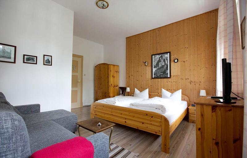 Gaestehaus Hohe Tannen Гармиш-Партенкирхен Экстерьер фото